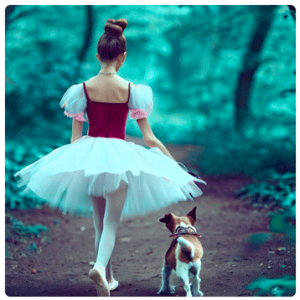 Niña bailarina con su can